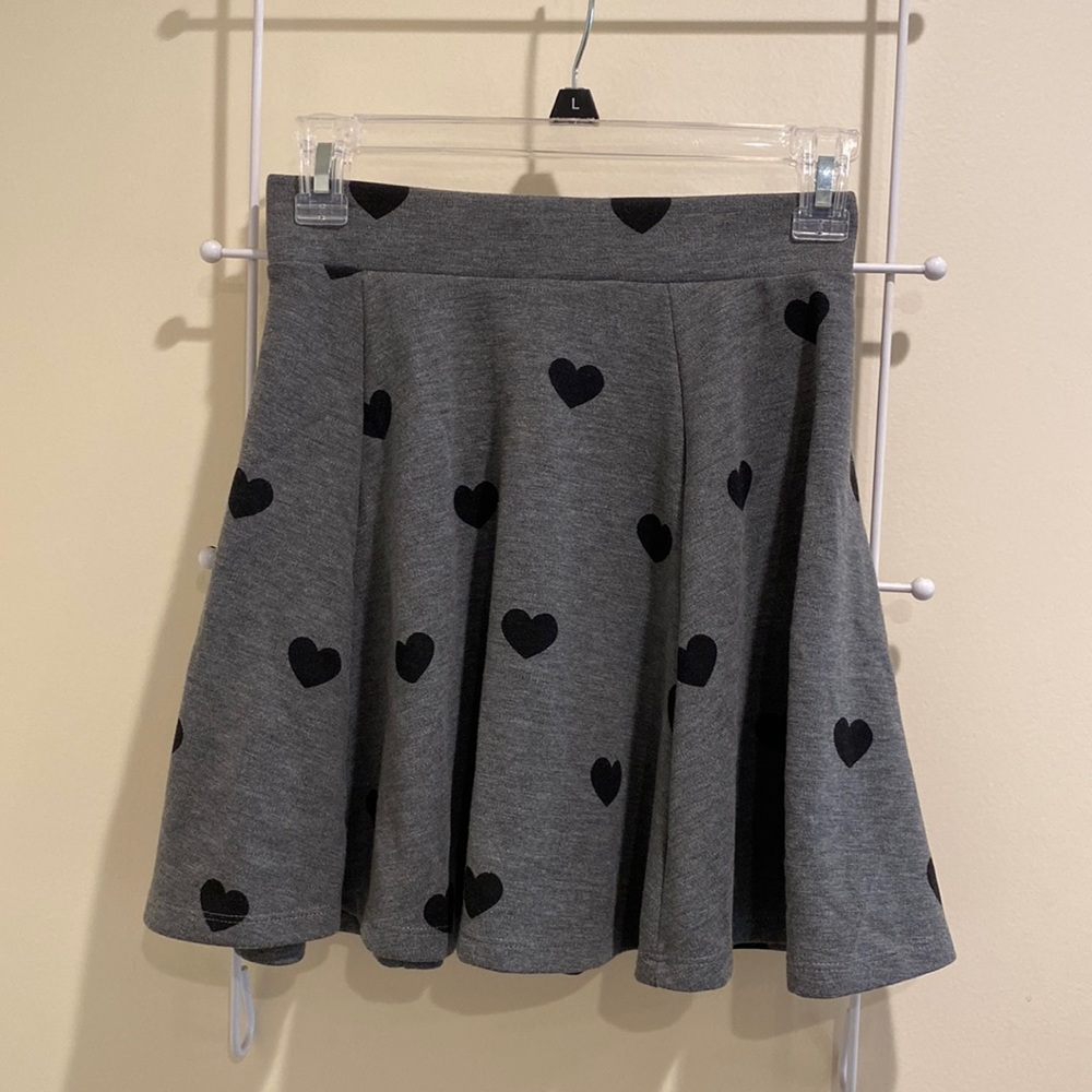 DIVIDED gray & black skater skirt